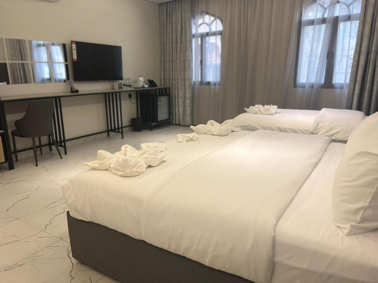 Lavenue Resthouse Lägenhet Nizwa Rum bild